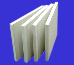 मजबूत पीवीसी फोम कोर बोर्ड नमी सफेद पीवीसी बोर्ड चादरें पर्यावरण के अनुकूल