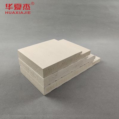 अच्छा दाम घर की आंतरिक सजावट के लिए टिकाऊ वाटरप्रूफ डब्ल्यूपीसी दरवाज़ा फ़्रेम ऑनलाइन