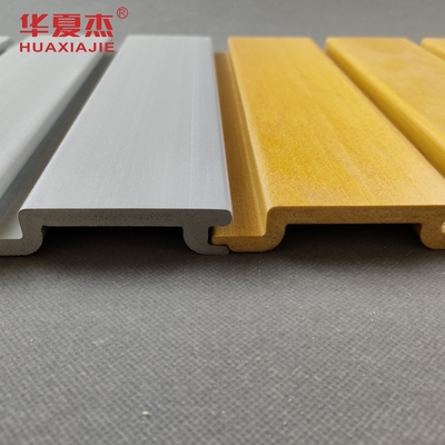 अच्छा दाम अनुकूलित लंबाई और उत्कृष्ट प्रभाव प्रतिरोध के साथ 300 मिमी X 17 मिमी पीवीसी स्लैटवॉल पैनल ऑनलाइन