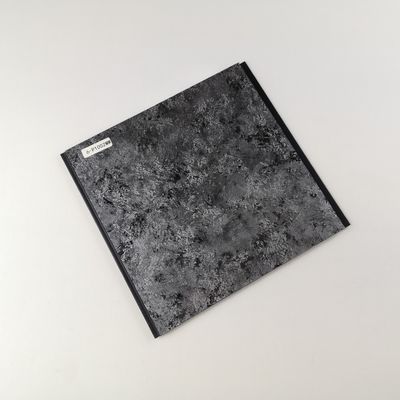 अच्छा दाम मुद्रण सजावटी पीवीसी आंतरिक दीवार होटल के लिए काले पीवीसी दीवार चादरें पहने हुए ऑनलाइन