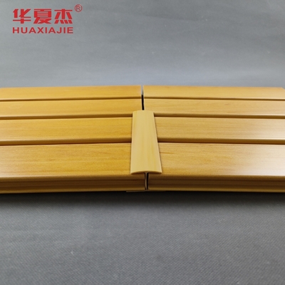 मजबूत Slatwall पीवीसी भंडारण दीवार पैनलों पीवीसी सजावटी Mouldings 4ft 8ft