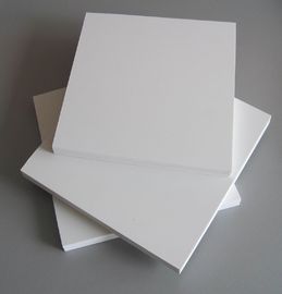 अच्छा दाम स्वनिर्धारित डब्ल्यूपीसी लकड़ी प्लास्टिक समग्र foamcore / प्रदर्शन बोर्डों ऑनलाइन